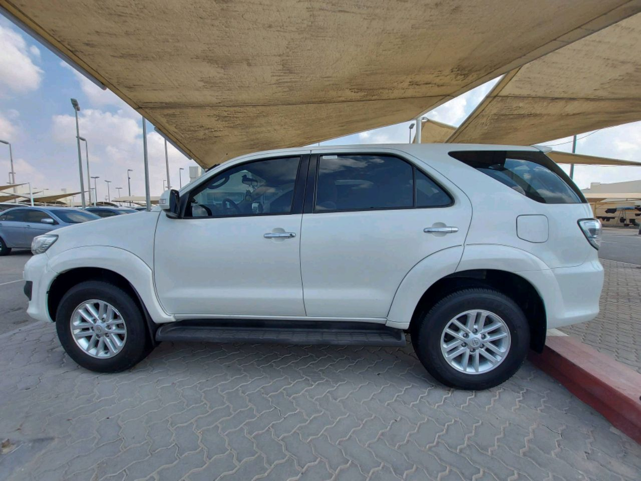 Toyota Fortuner - Image 4