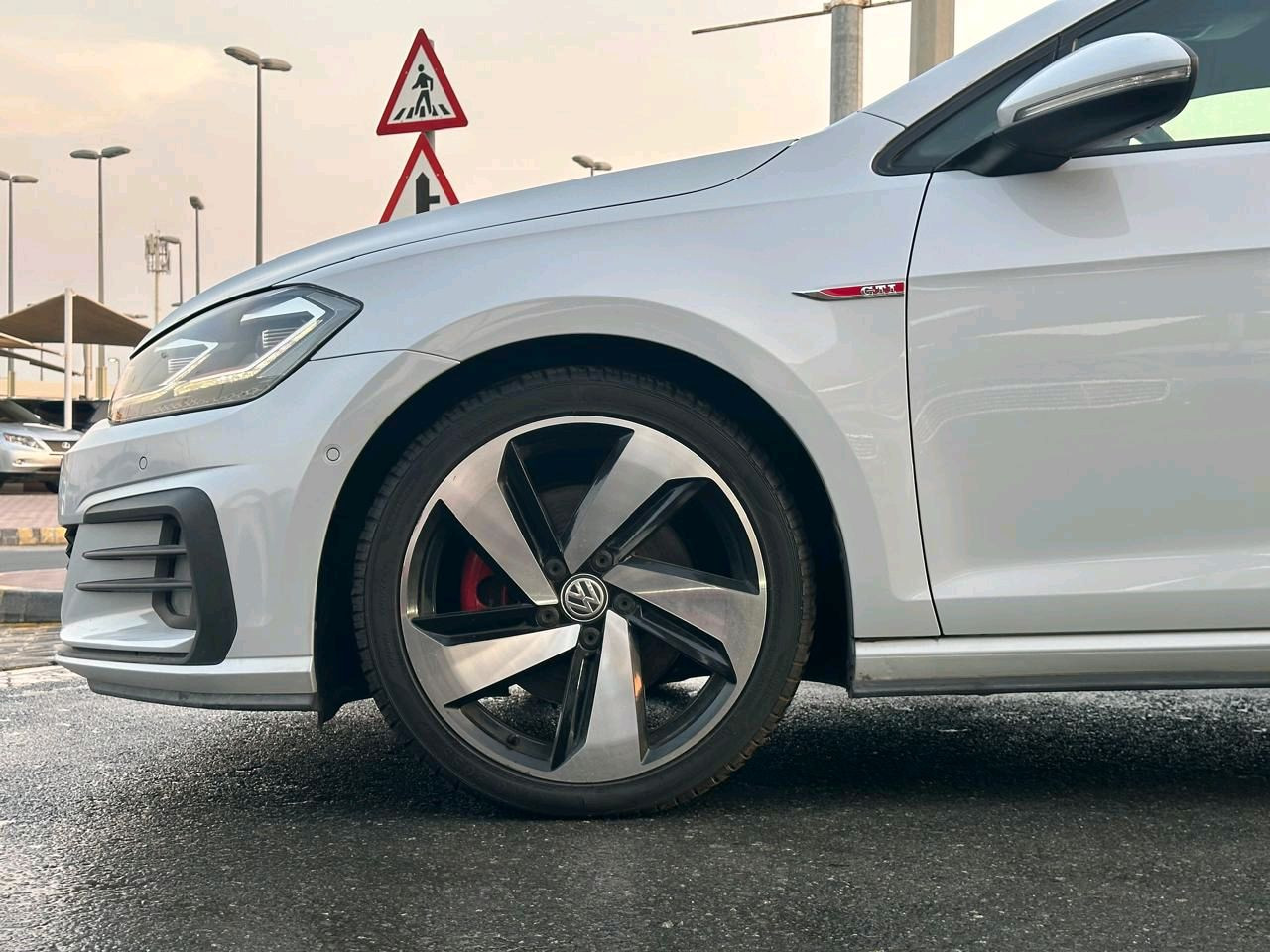 Volkswagen Golf - Image 5