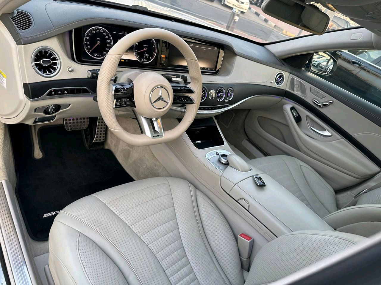 Mercedes Benz S-Class - Image 9