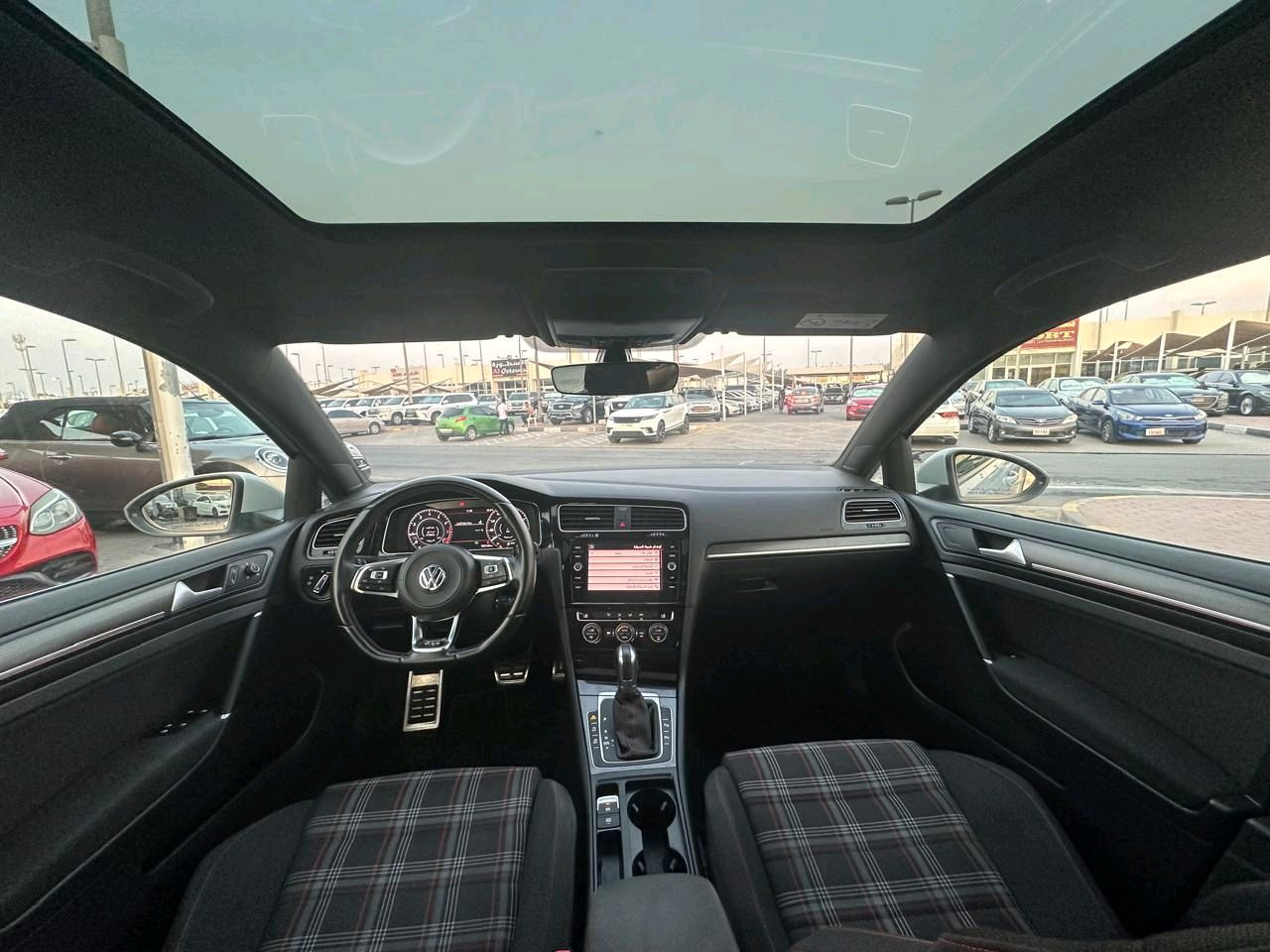 Volkswagen Golf - Image 11