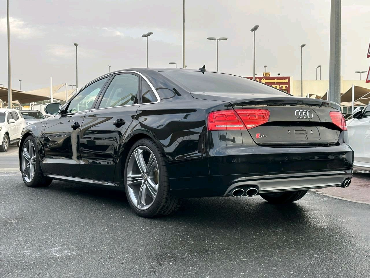 Audi S8 - Image 10