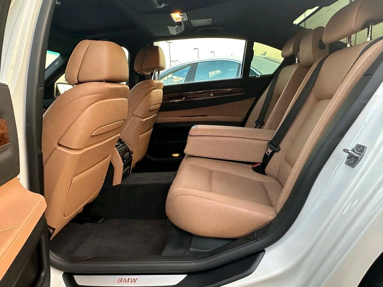 BMW 7-Series - Image 3