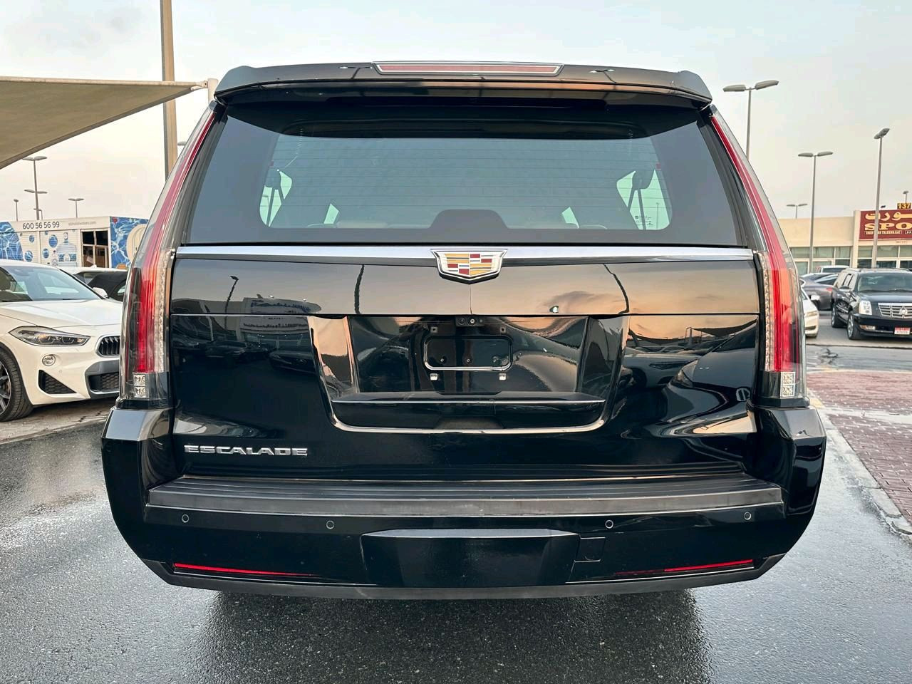 Cadillac Escalade - Image 4