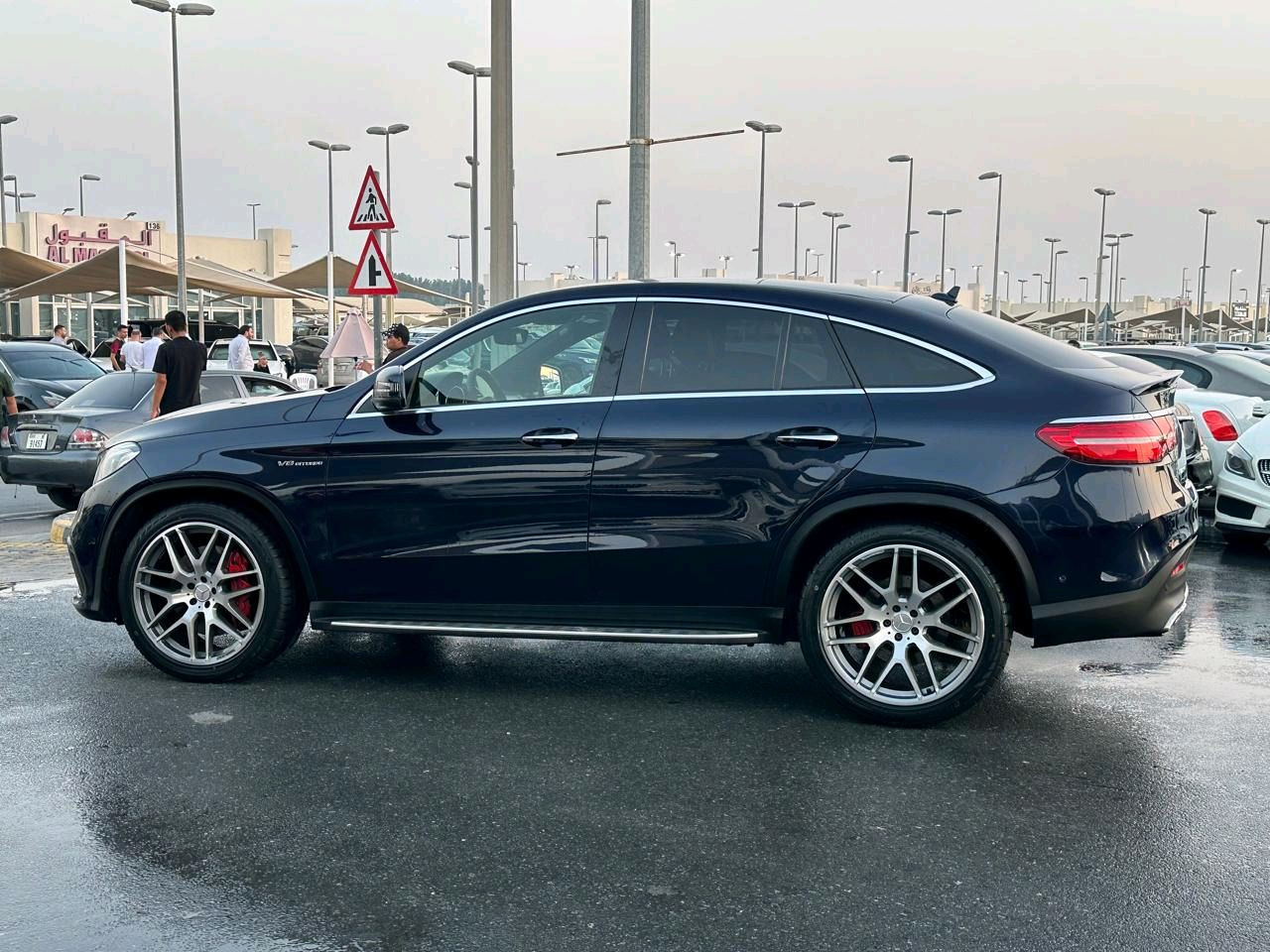 Mercedes Benz GLE SUV - Image 12