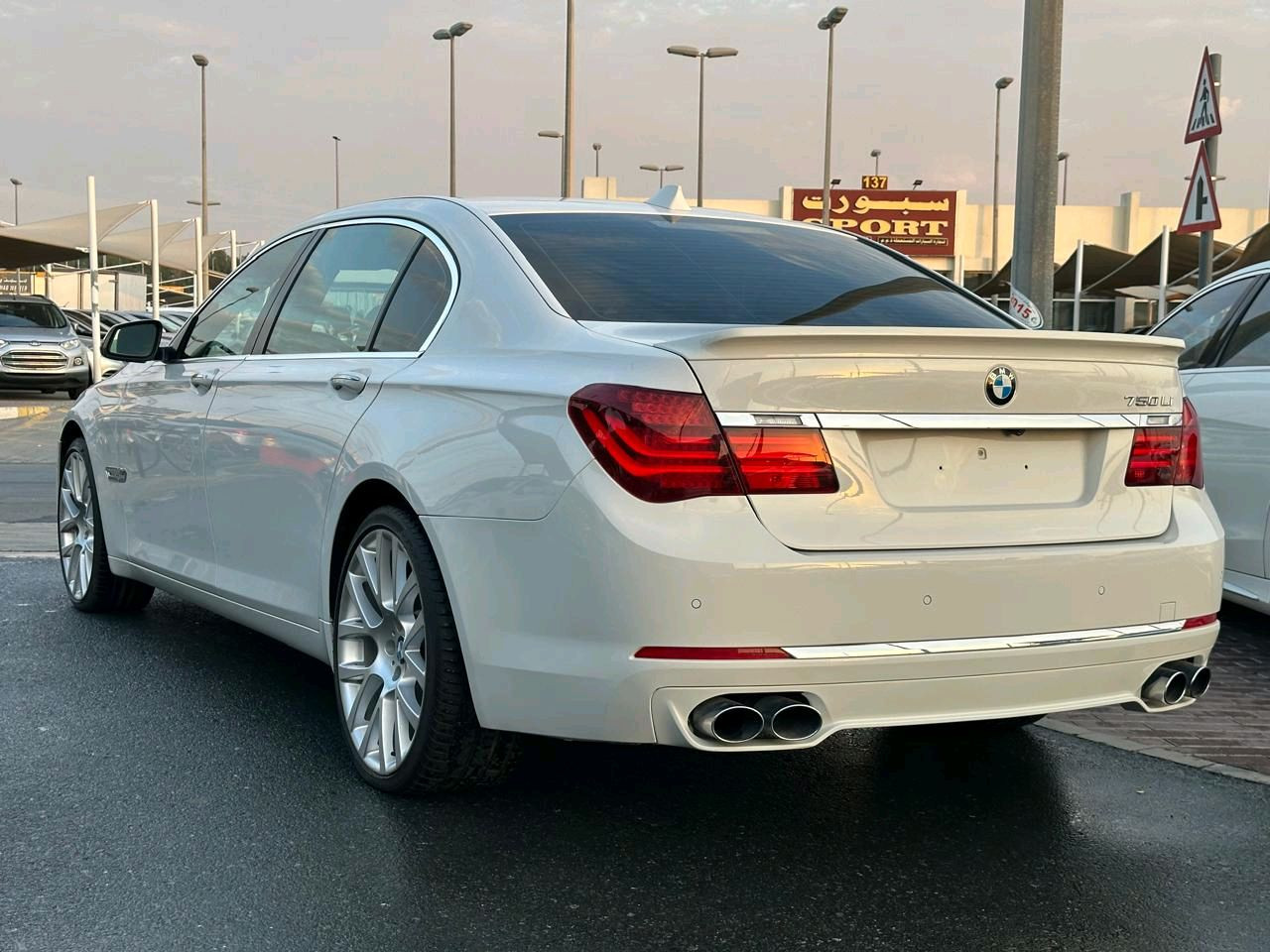 BMW 7-Series - Image 8