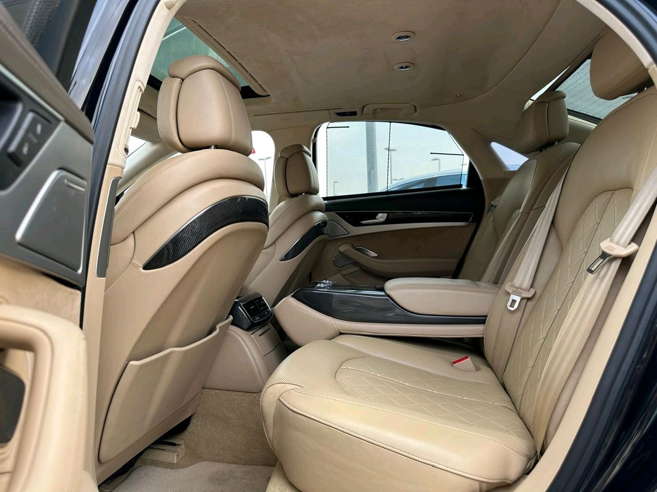 Audi S8 - Image 9