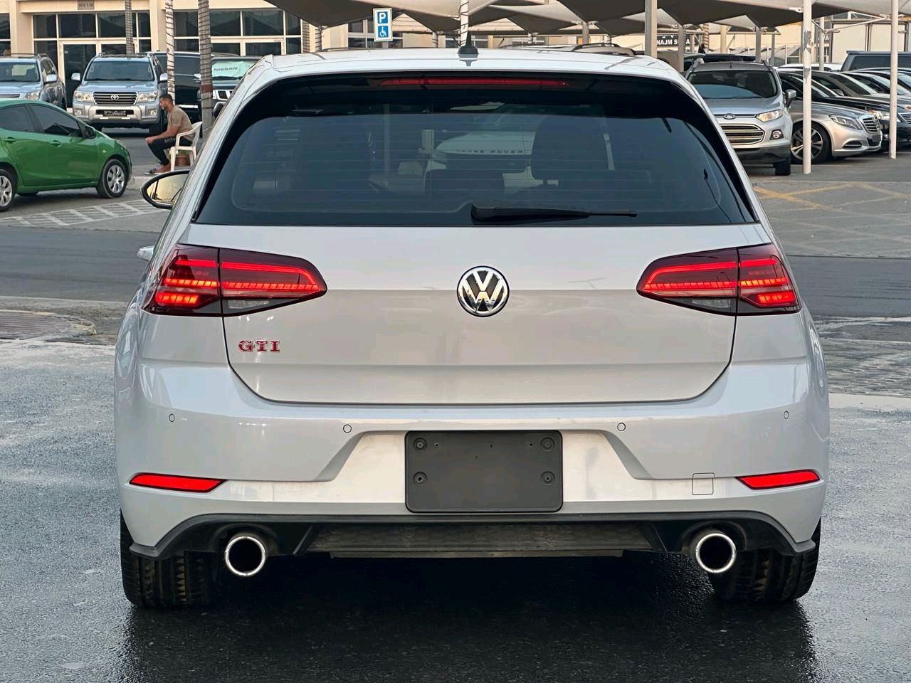 Volkswagen Golf - Image 10