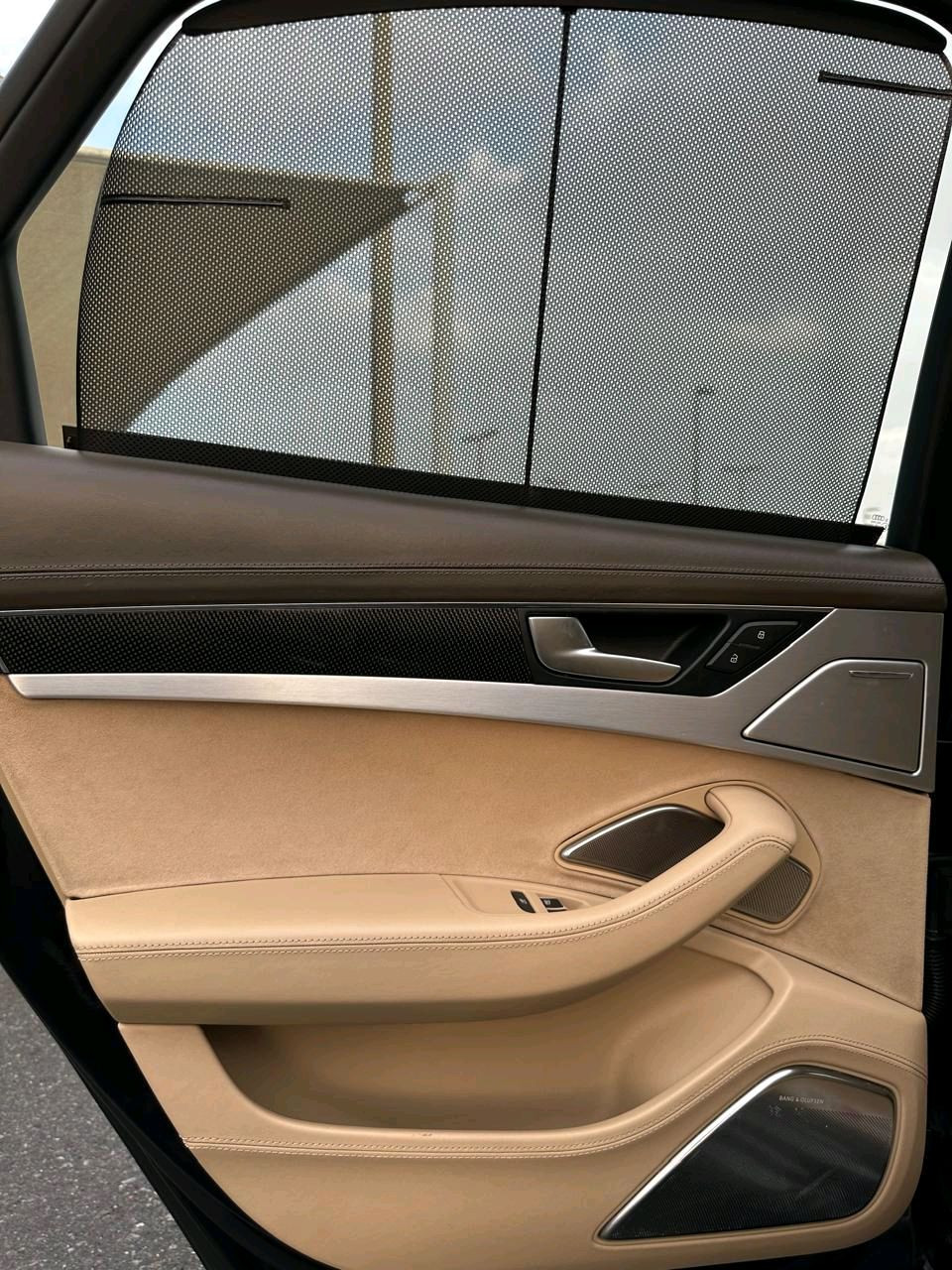 Audi S8 - Image 12