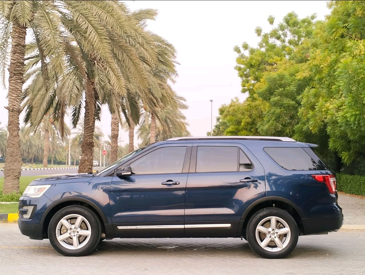 Ford Explorer - Image 12