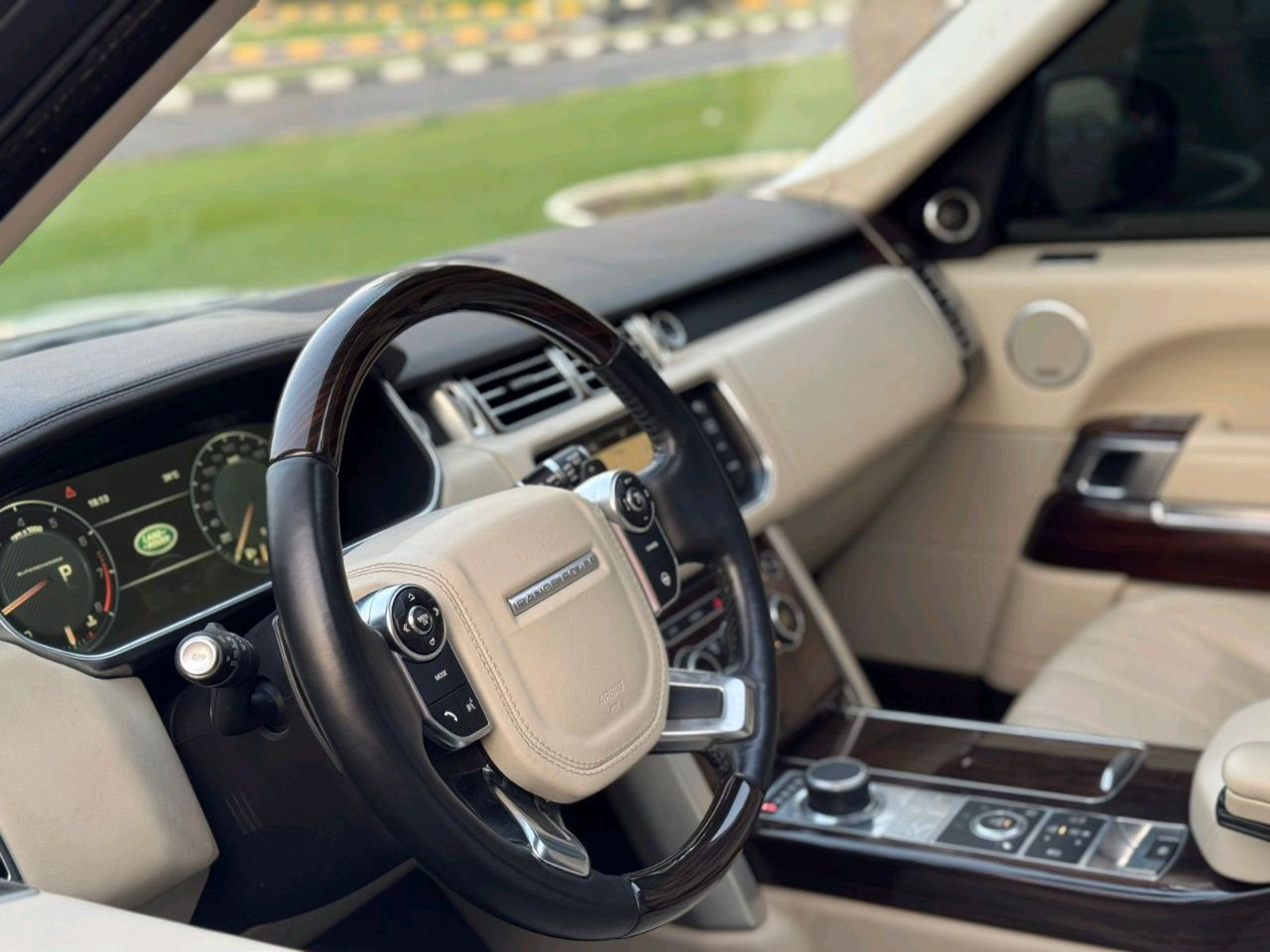 Range Rover Vogue - Image 3