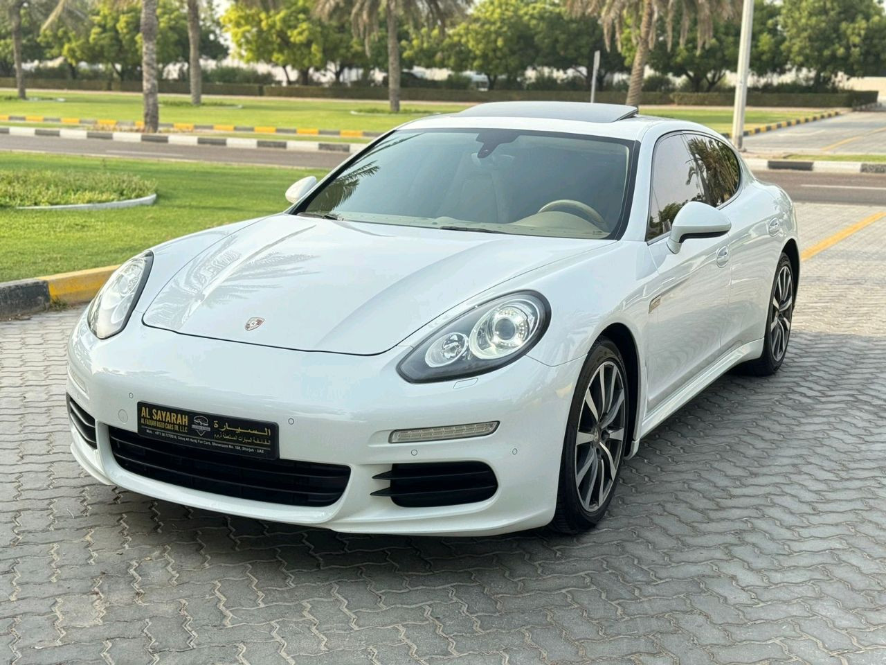 Porsche Panamera - Image 11
