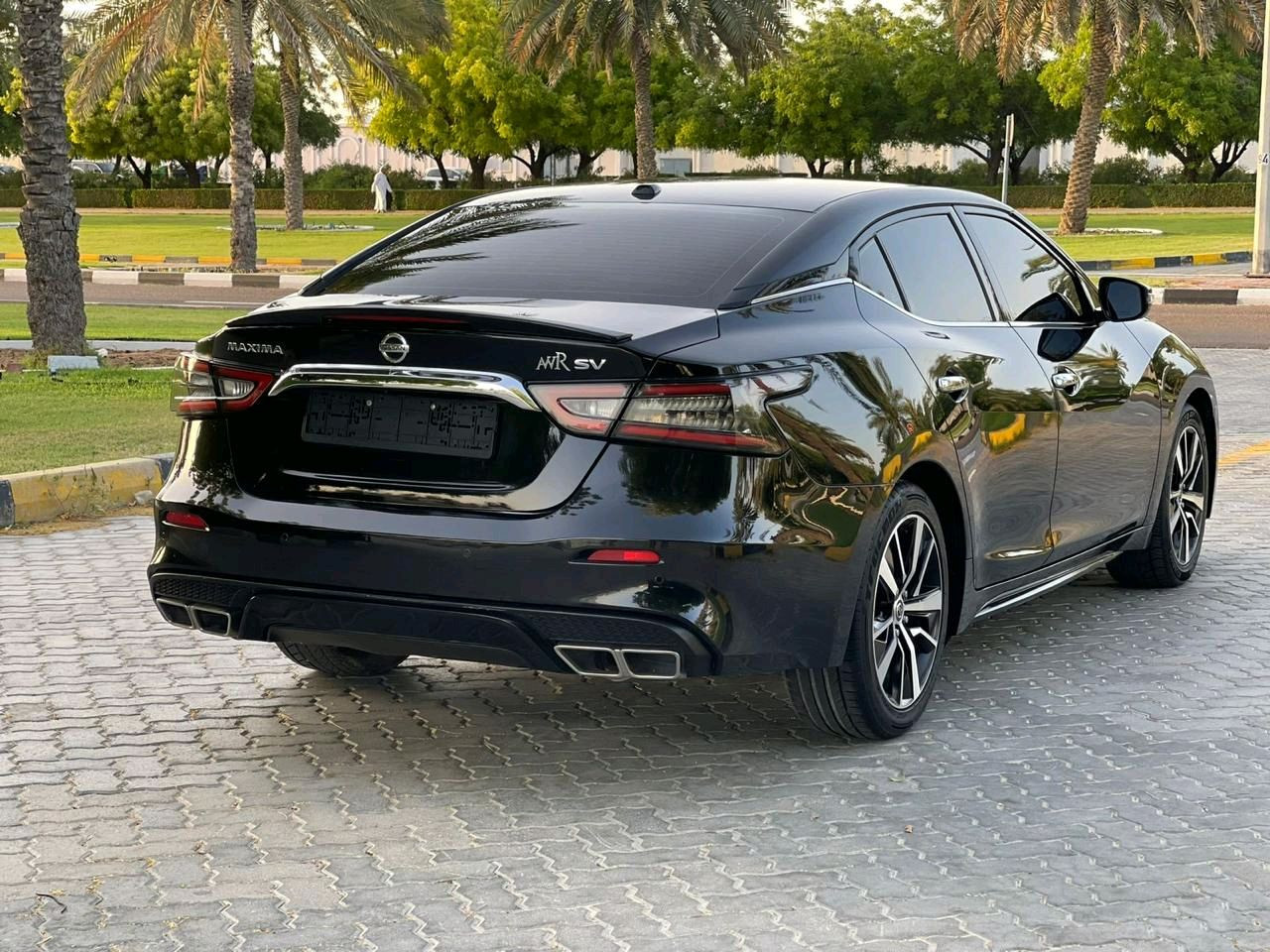 Nissan Maxima - Image 4