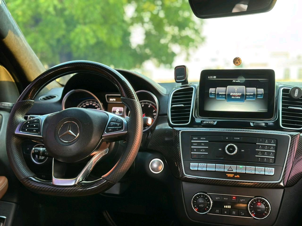 Mercedes Benz GLE SUV - Image 3