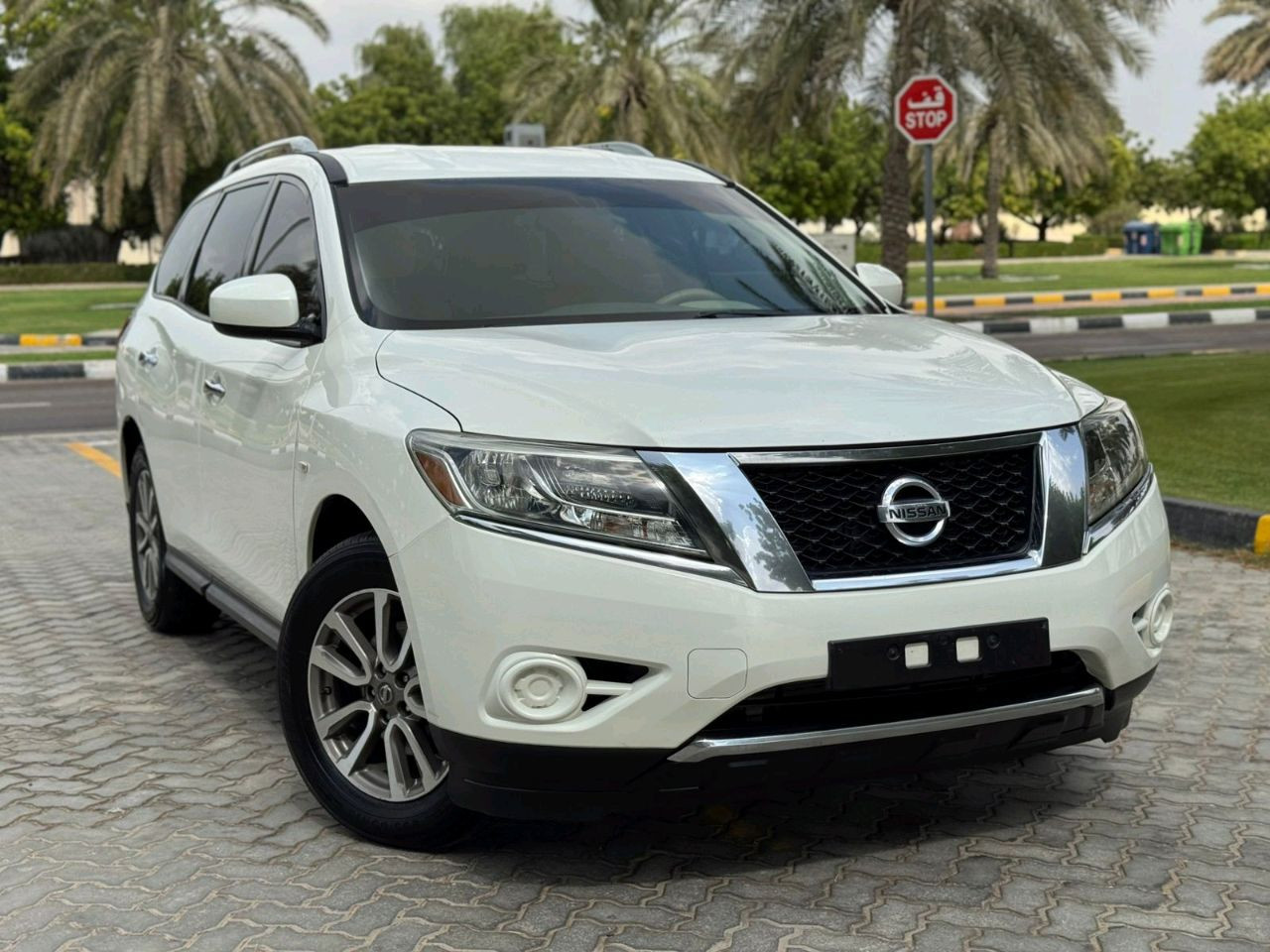 Nissan Pathfinder - Image 4