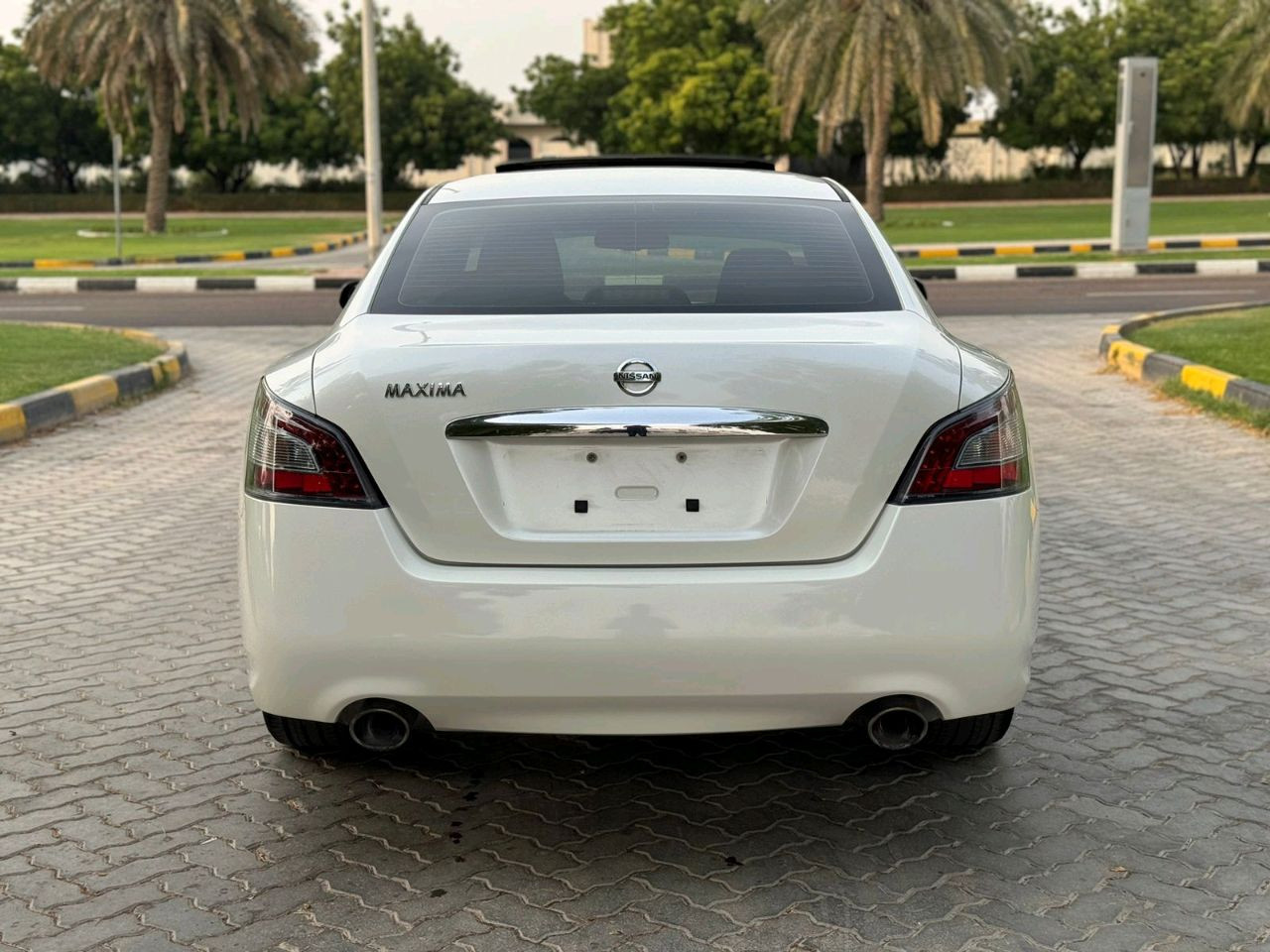 Nissan Maxima - Image 9