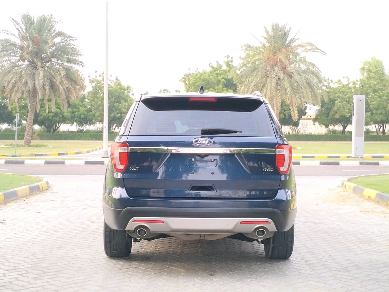 Ford Explorer - Image 3