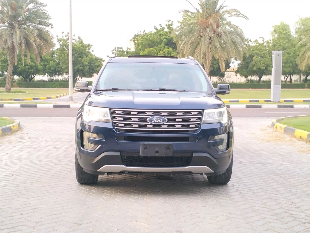 Ford Explorer - Image 9