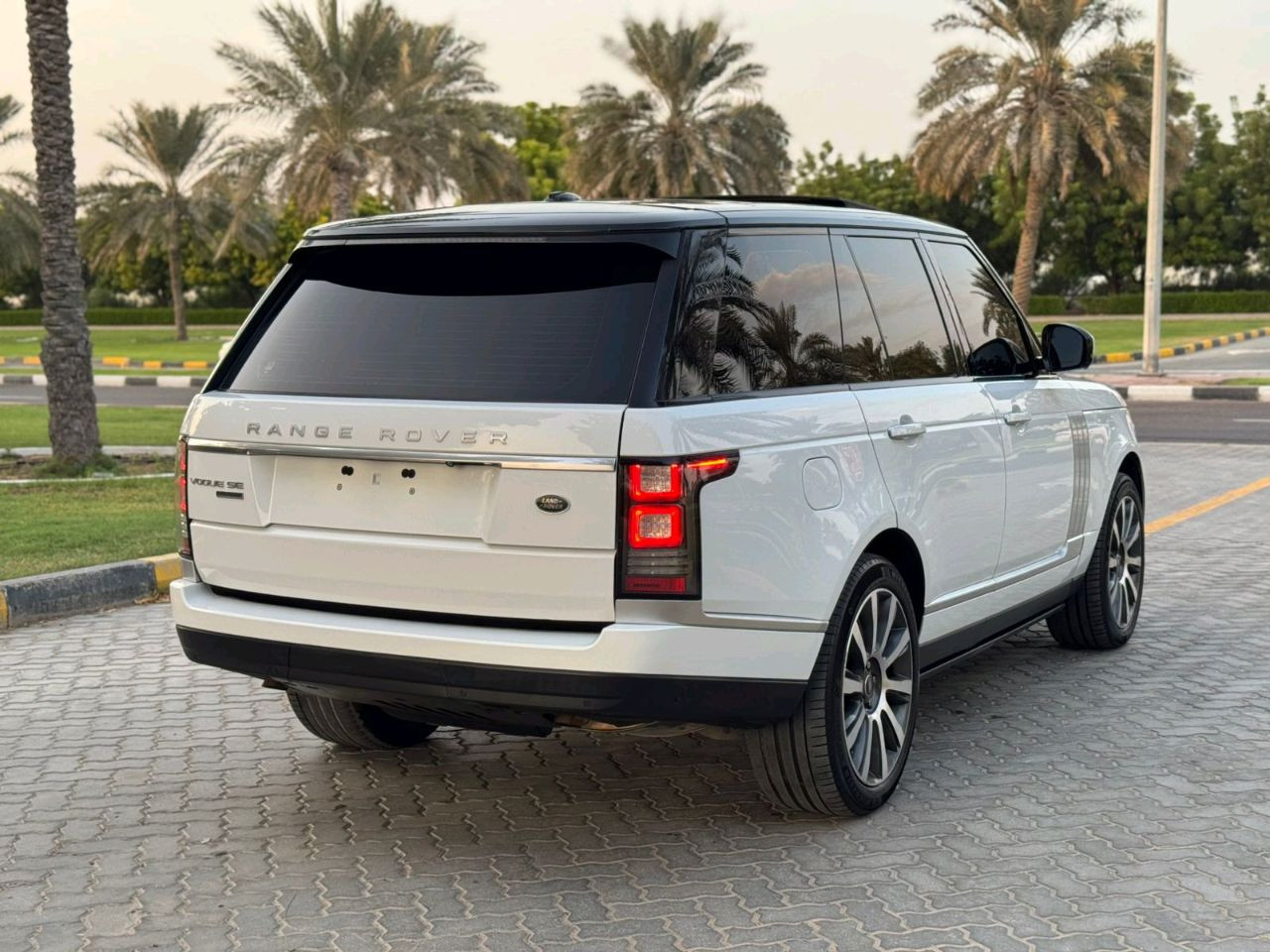 Range Rover Vogue - Image 11