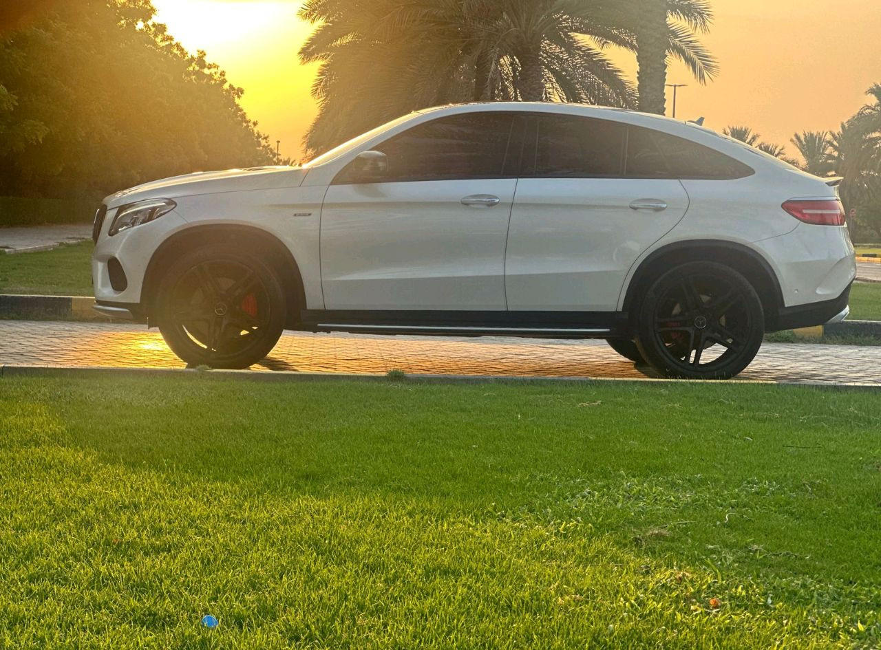 Mercedes Benz GLE SUV - Image 8