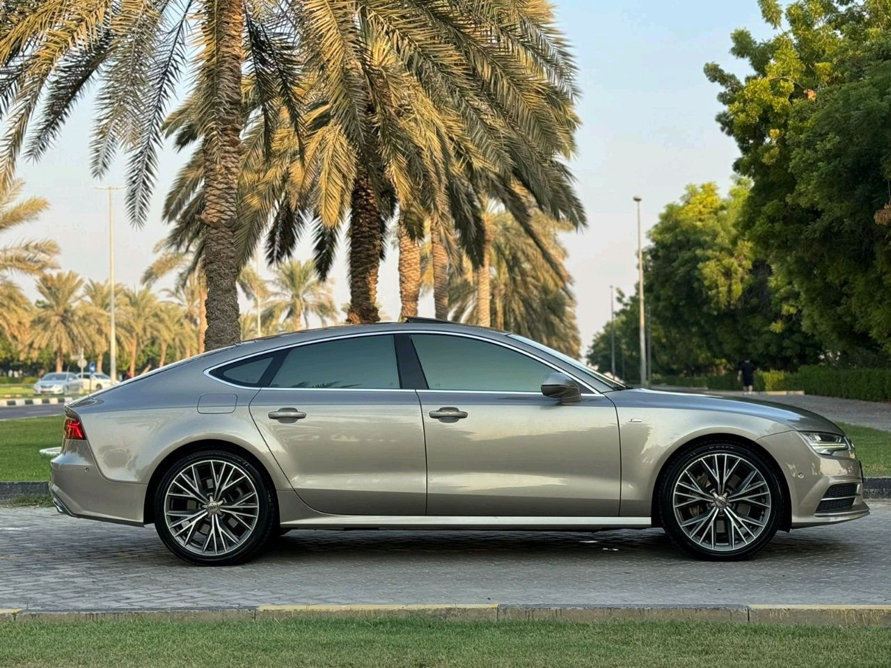 Audi A7 - Image 6