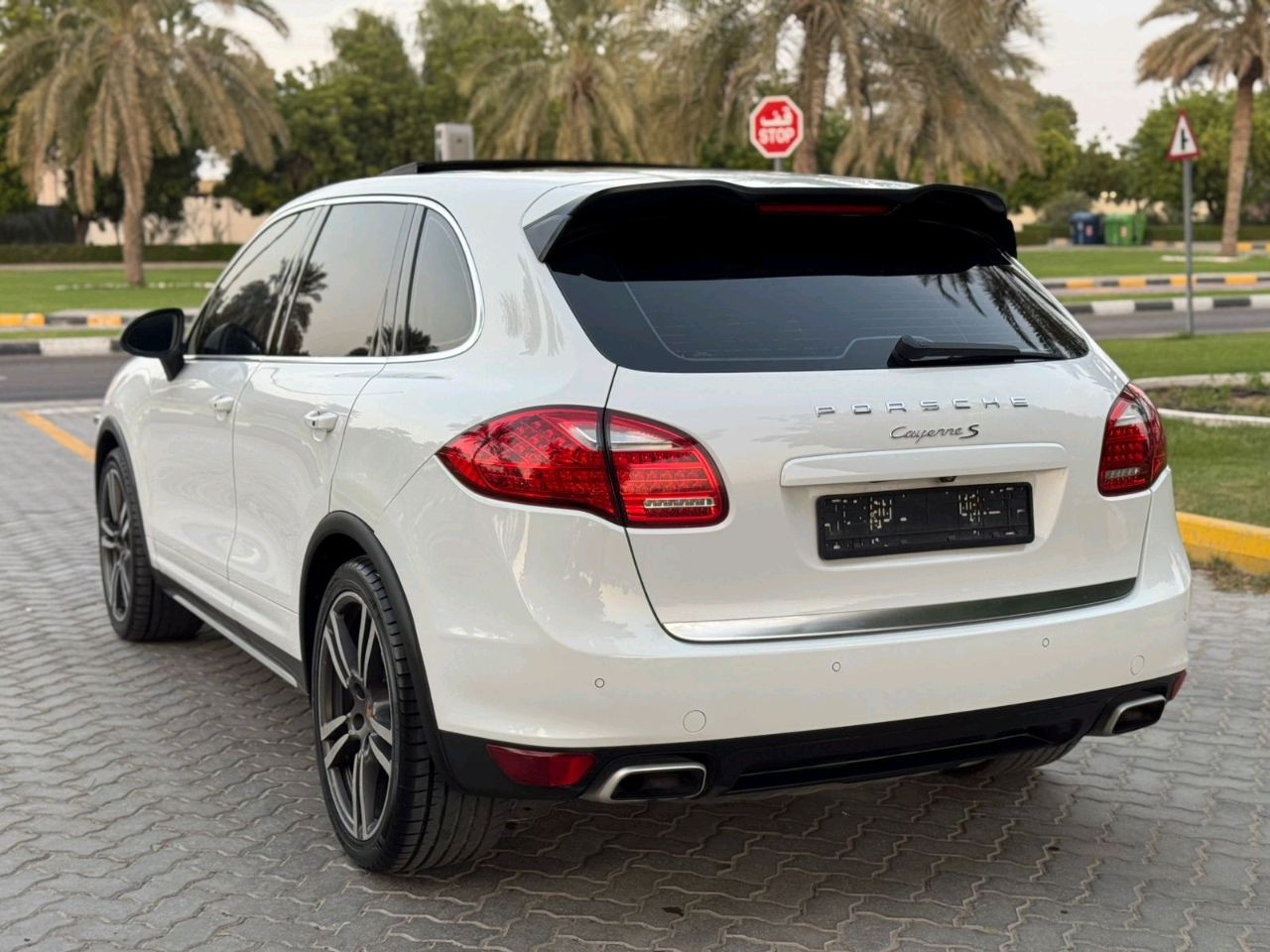 Porsche Cayenne - Image 4