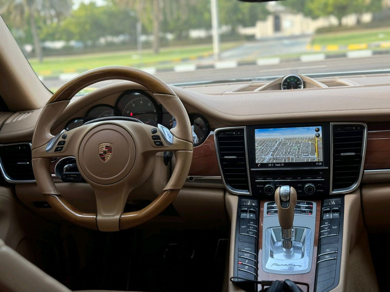 Porsche Panamera - Image 12
