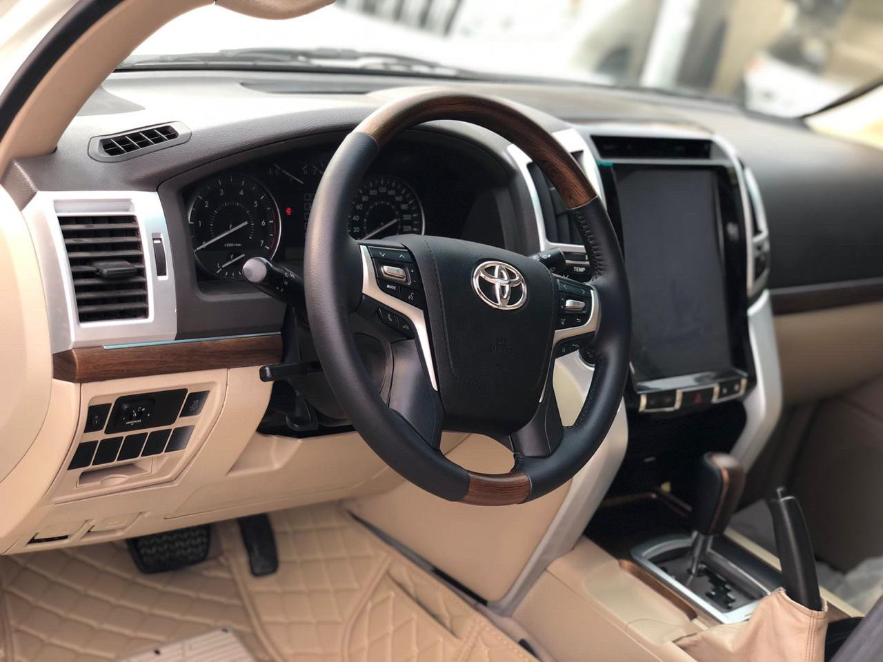 Toyota Land Cruiser - Image 4
