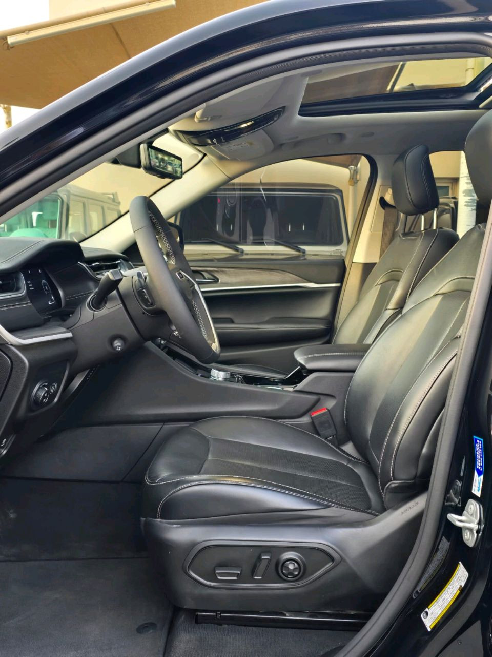 Jeep Grand Cherokee - Image 4