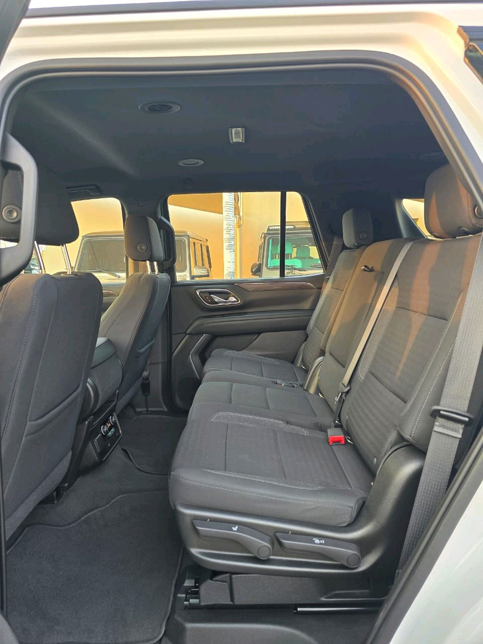 Chevrolet Tahoe - Image 16