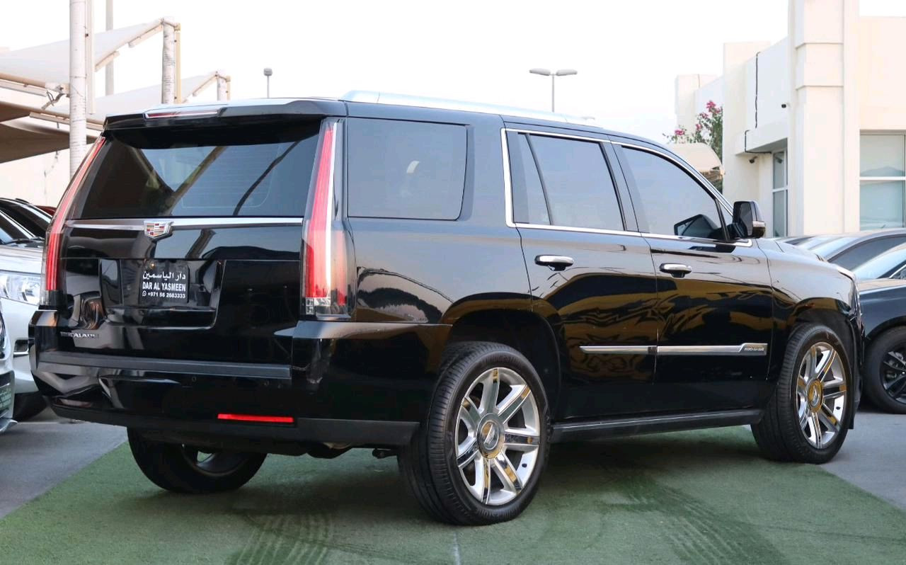 Cadillac Escalade - Image 6