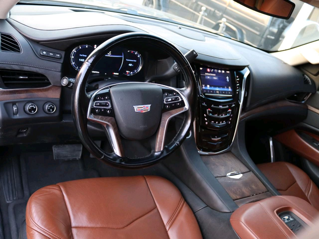 Cadillac Escalade - Image 9