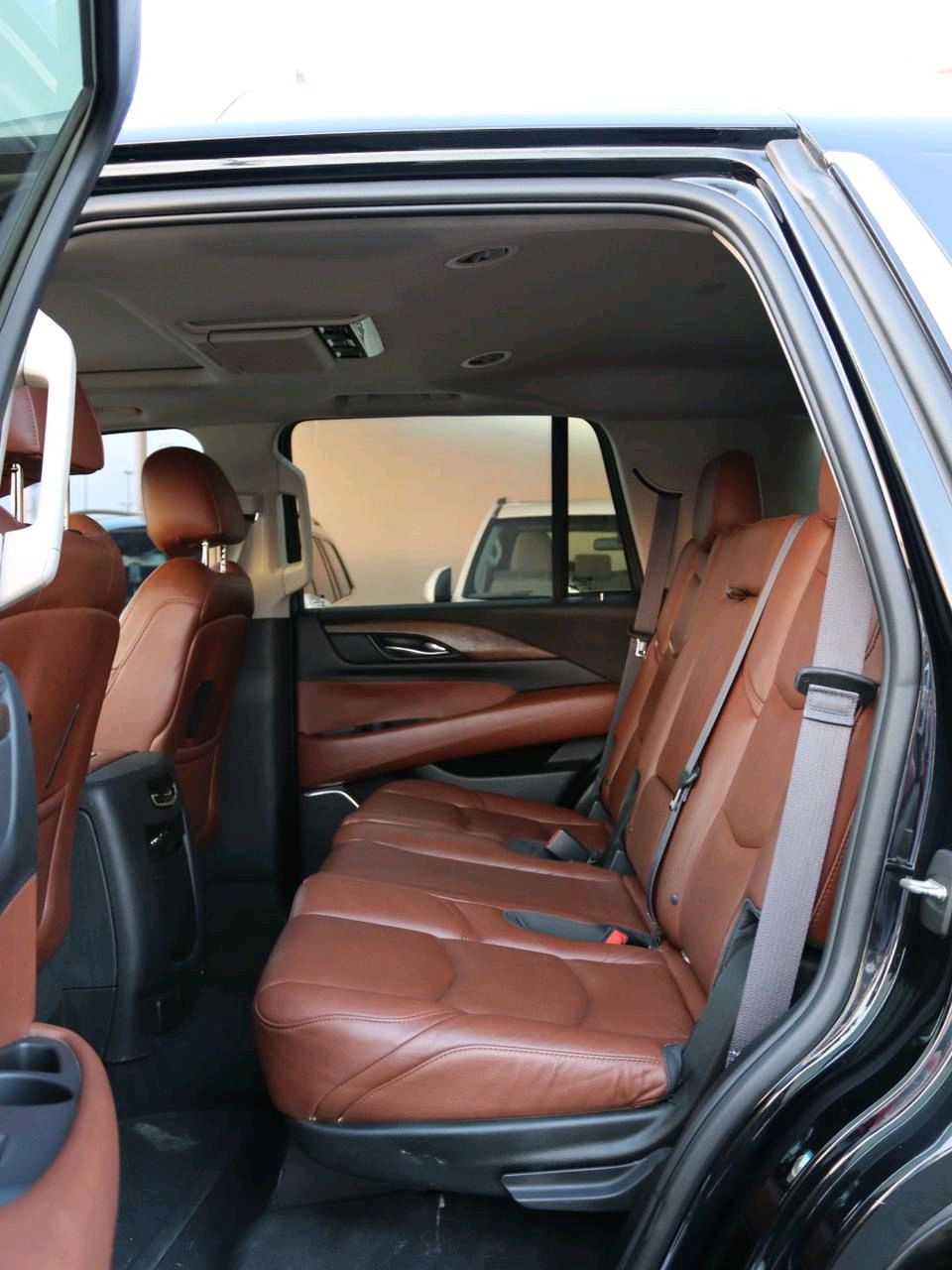 Cadillac Escalade - Image 3