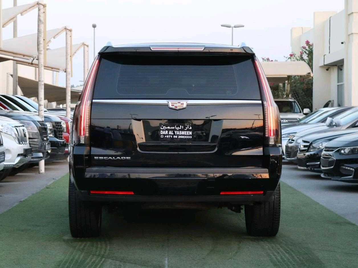 Cadillac Escalade - Image 7