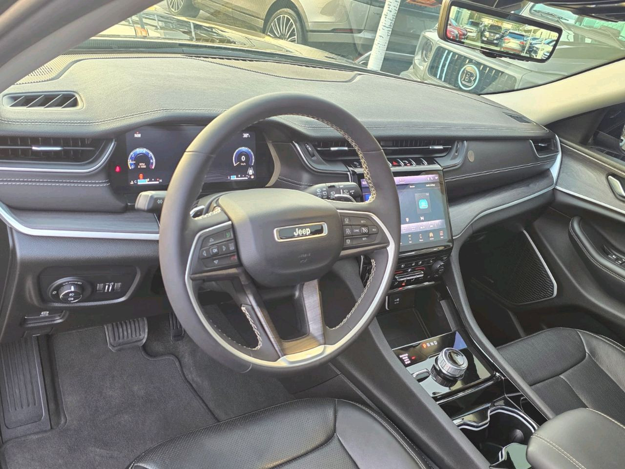 Jeep Grand Cherokee - Image 6