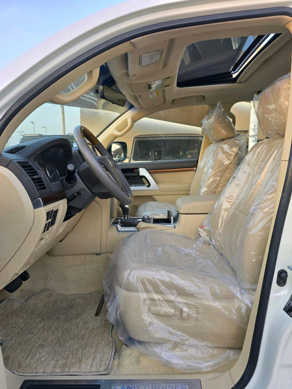 Toyota Land Cruiser - Image 7