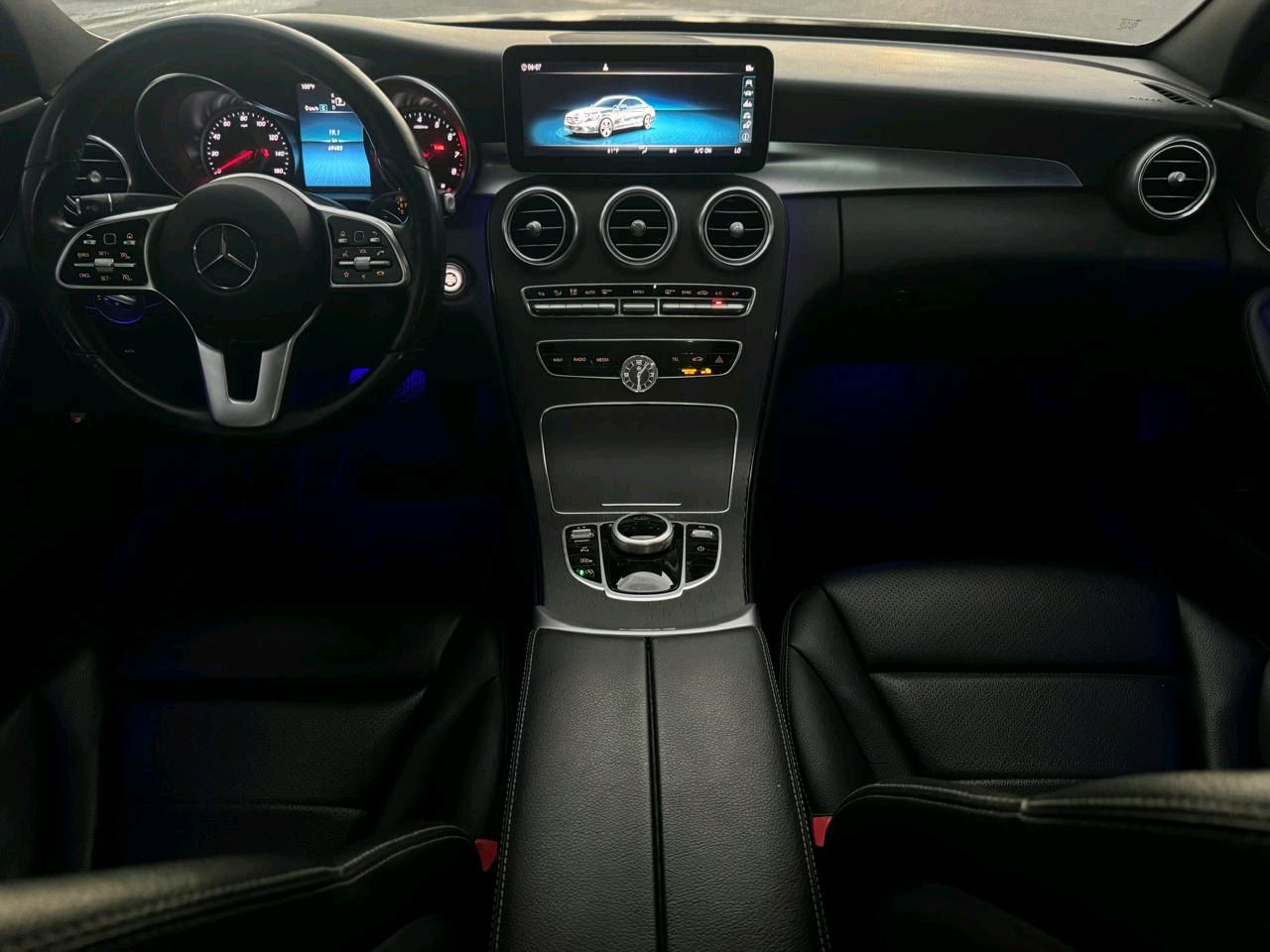 Mercedes Benz C-Class - Image 10