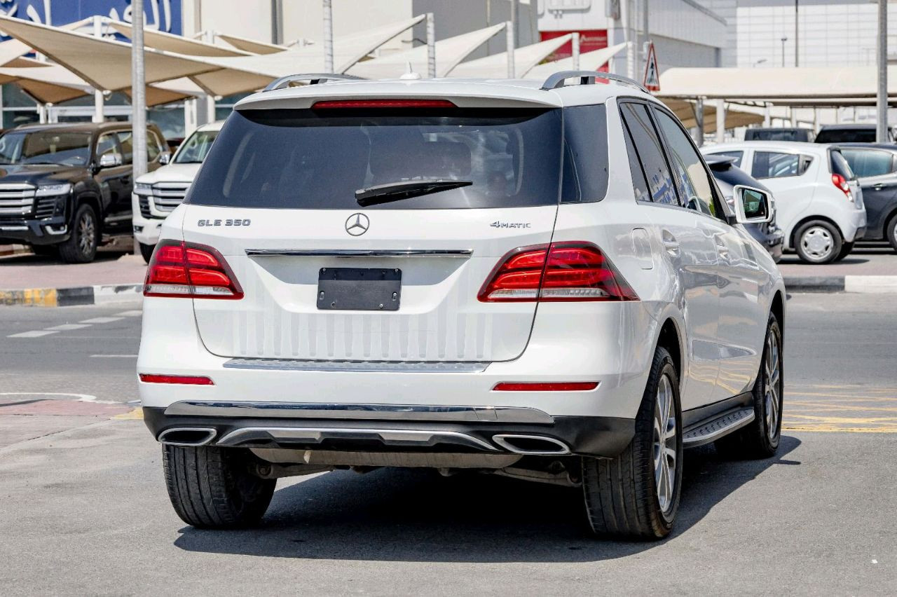 Mercedes Benz GLE SUV - Image 9
