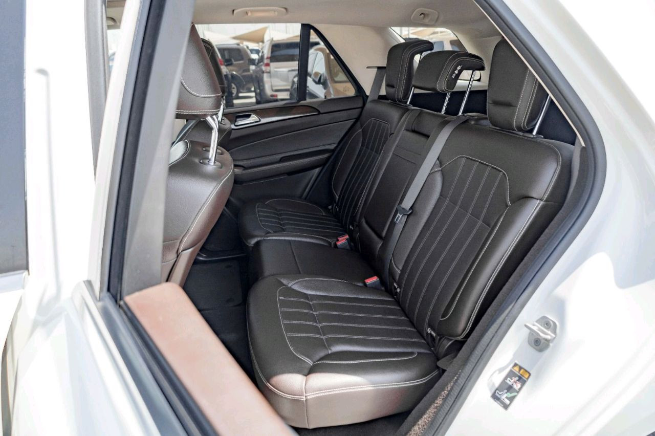 Mercedes Benz GLE SUV - Image 8