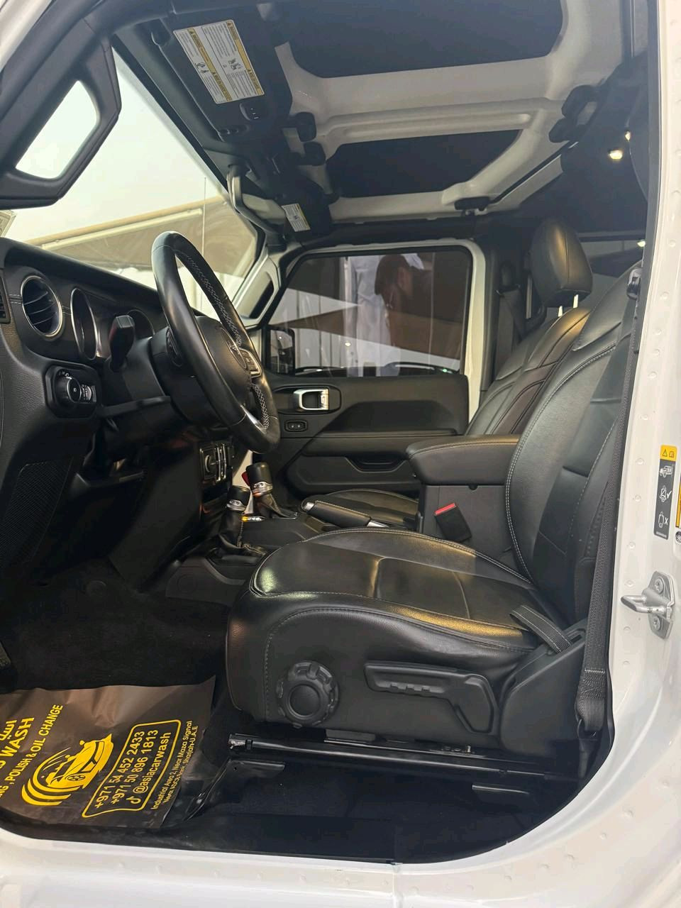 Jeep Wrangler - Image 10