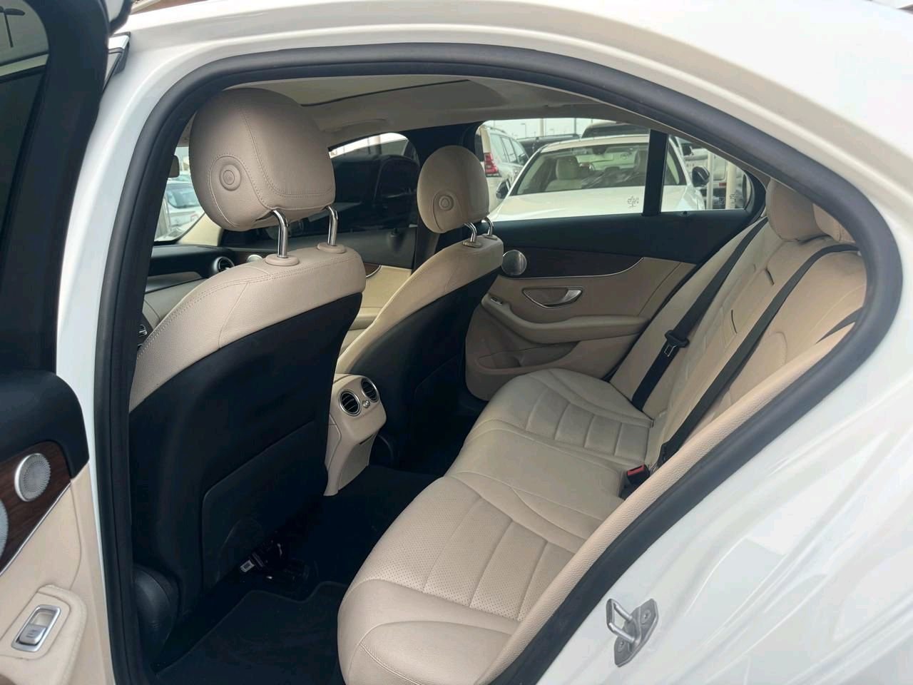 Mercedes Benz C-Class - Image 8