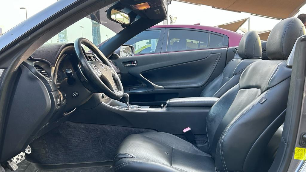 Lexus IS-C - Image 4