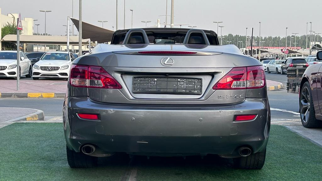 Lexus IS-C - Image 12