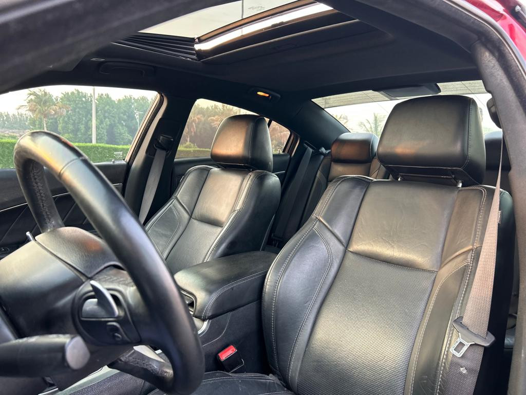 Dodge Charger - Image 6