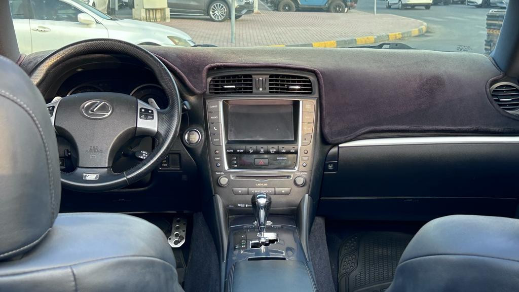 Lexus IS-C - Image 8