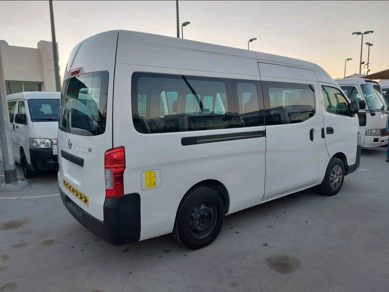 Nissan Urvan - Image 3
