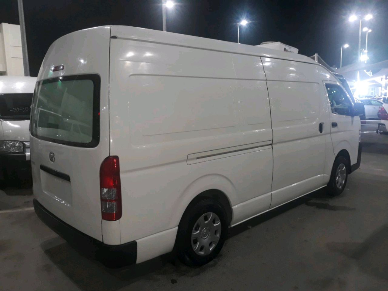 Toyota Hiace - Image 4