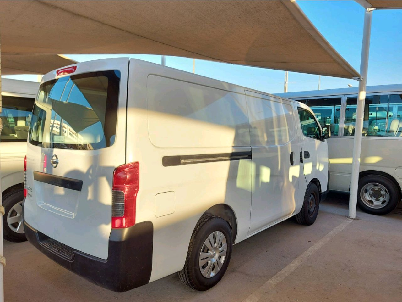 Nissan Urvan - Image 4