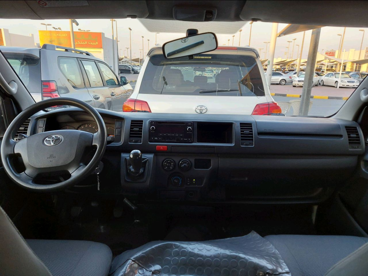 Toyota Hiace - Image 6