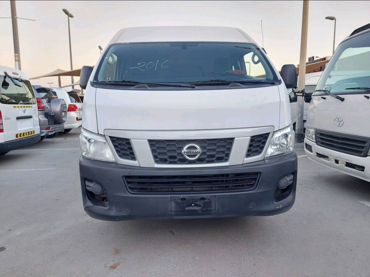 Nissan Urvan - Image 4