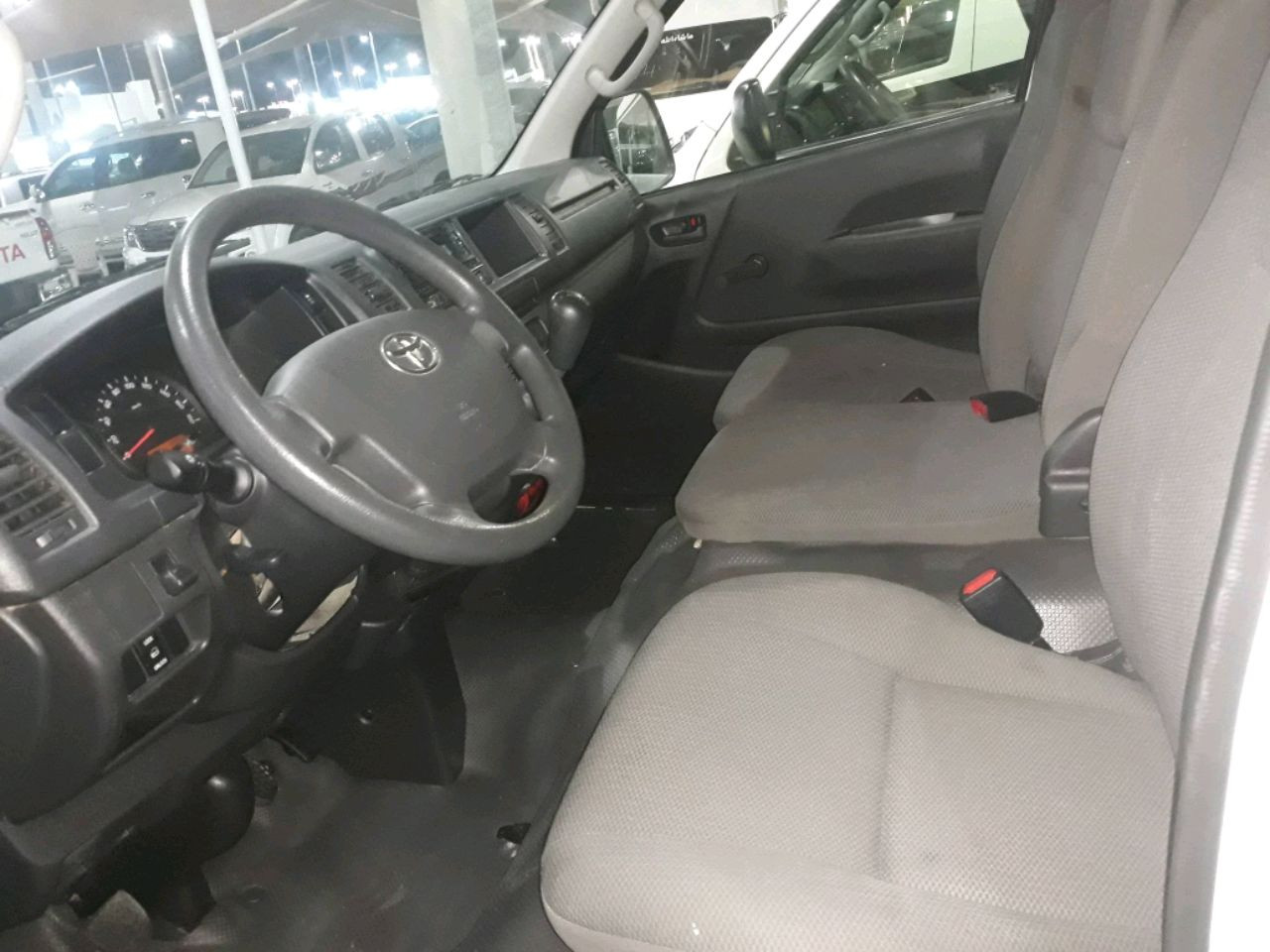 Toyota Hiace - Image 11
